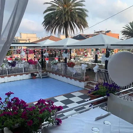 Hotel apartamentowy Al Borgo Village Pietra Ligure