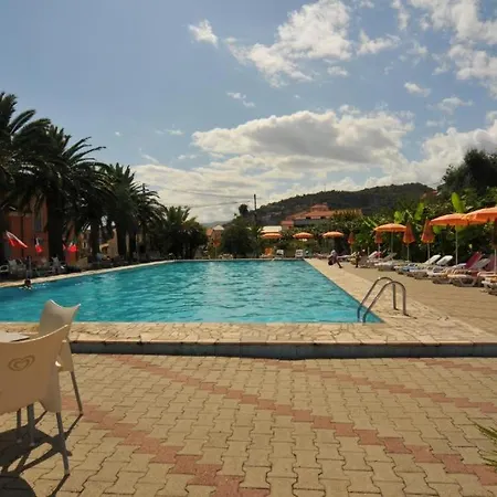 Hotel apartamentowy Al Borgo Village Pietra Ligure