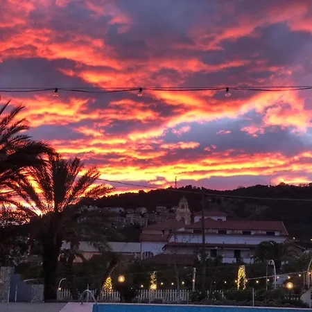 Hotel apartamentowy Al Borgo Village Pietra Ligure
