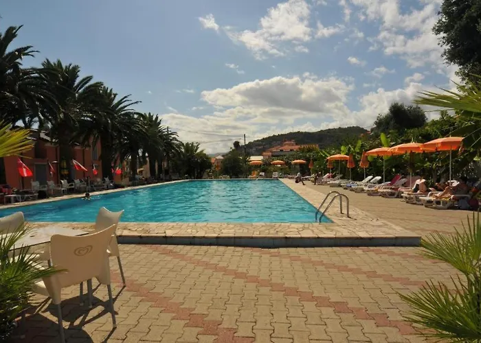 Hotel apartamentowy Al Borgo Village Pietra Ligure